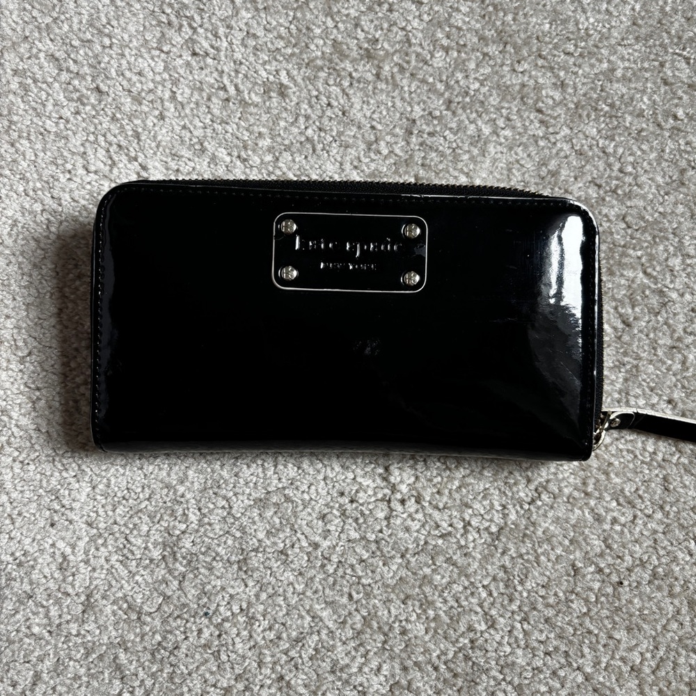 Kate Spade Black Patent Plate Zip Wallet